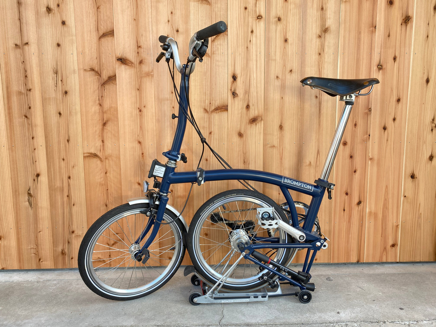 折りたたみ自転車「Brompton」1日レンタル-ネイビー１